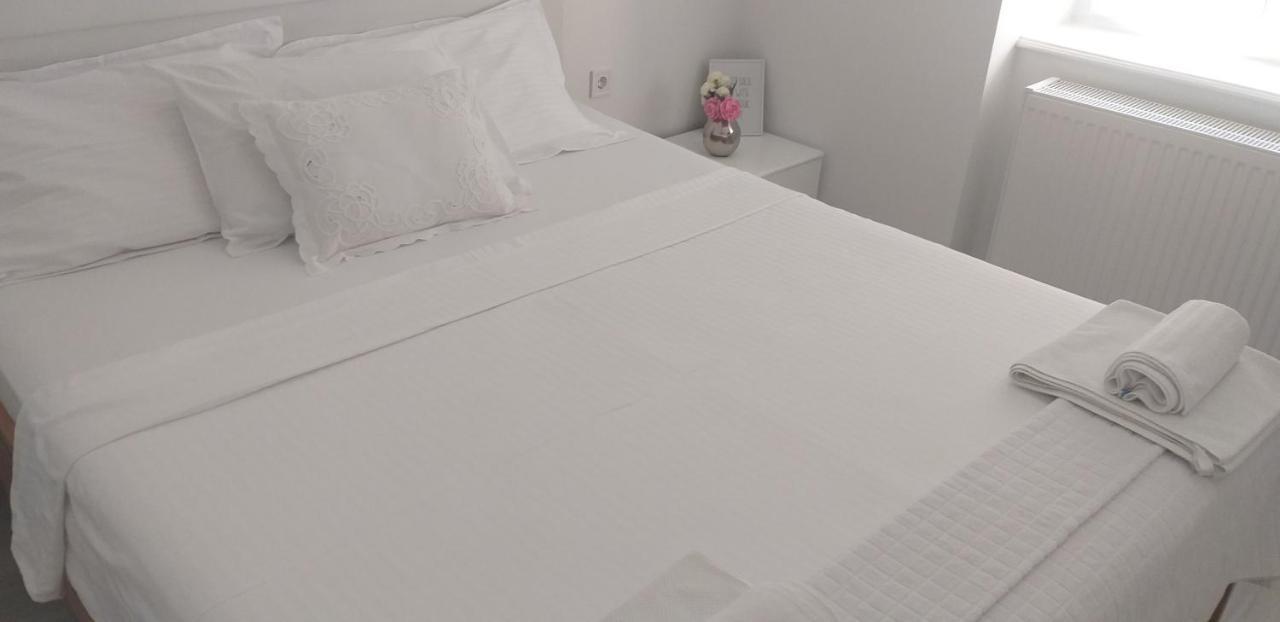Luxurios And Historic Apartment "Shine" - Right On The Main Square 자그레브 외부 사진