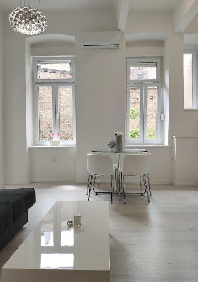 Luxurios And Historic Apartment "Shine" - Right On The Main Square 자그레브 외부 사진