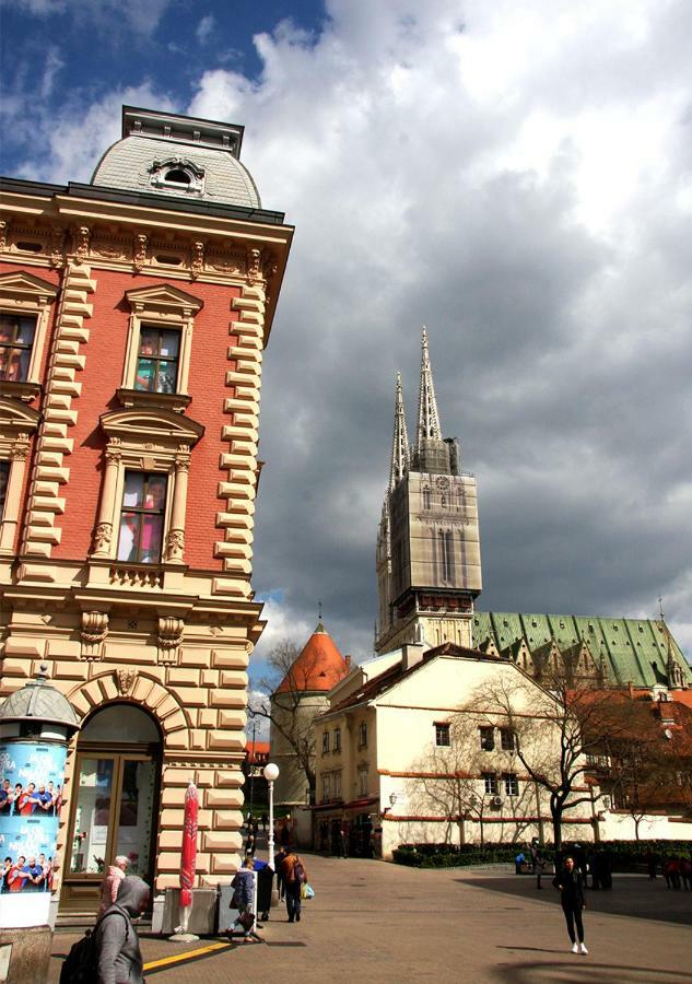 Luxurios And Historic Apartment "Shine" - Right On The Main Square 자그레브 외부 사진